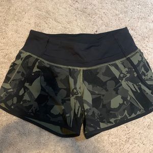 Lululemon runtimes shorts in size 2 EUC